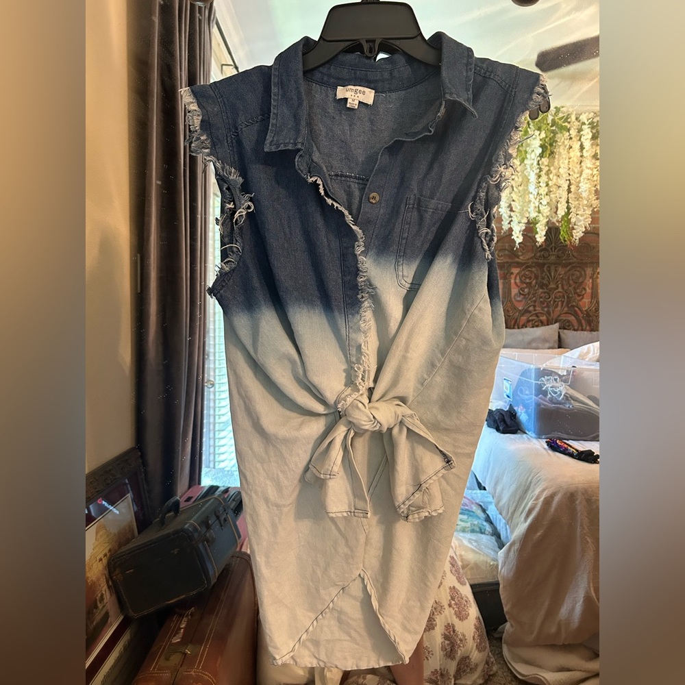Denim button down blouse - Picture 3 of 5
